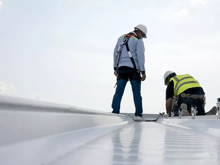 Local-Commercial-Roofing-Service-Roof-installation